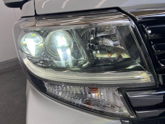 �yLED�w�b�h���C�g�z���V����ԑ��s�����ǍD�Ȏ��E���m�ۂ����S���ĉ^�]�ł��鍂�P�xLED�w�b�h���C�g�𑕔�!�_�����x�������A����d�͂��}�����Ă��܂��B