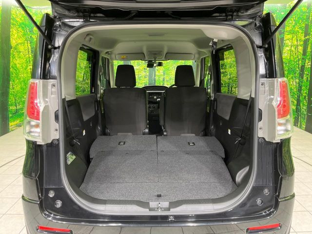 ���i�̂���������ʋ΁A���}���ɏ\���ȉ׎��X�y�[�X���m�ۂ��Ă���܂��B�Z�J���h�V�[�g��|���ƁA�傫�ȉו��̐ύڂ��\�ł���