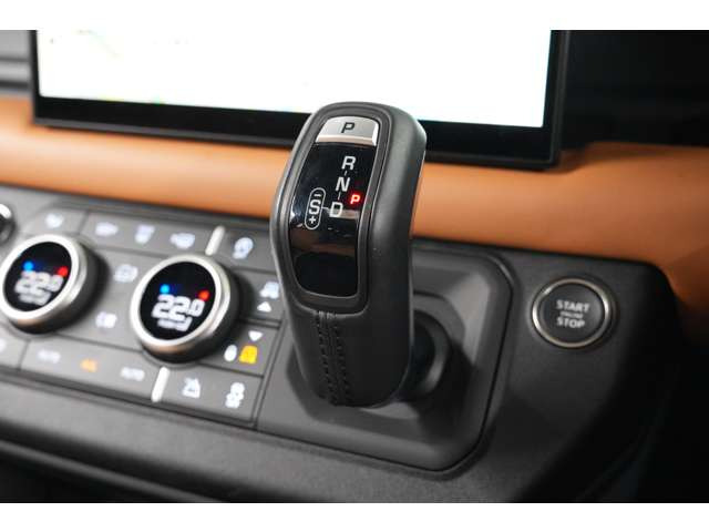 D300ディーゼルエンジンは力強いトルクと優れた燃費性能を兼ね備え、長距離ドライブでも快適そのもの