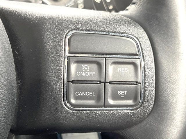 ●オートクルーズコントロール:高速道路や自動車専用道路等にて、定速巡航が可能となる便利な機能です。長距離移動の際でも疲れにくく便利にお使いいただけます♪