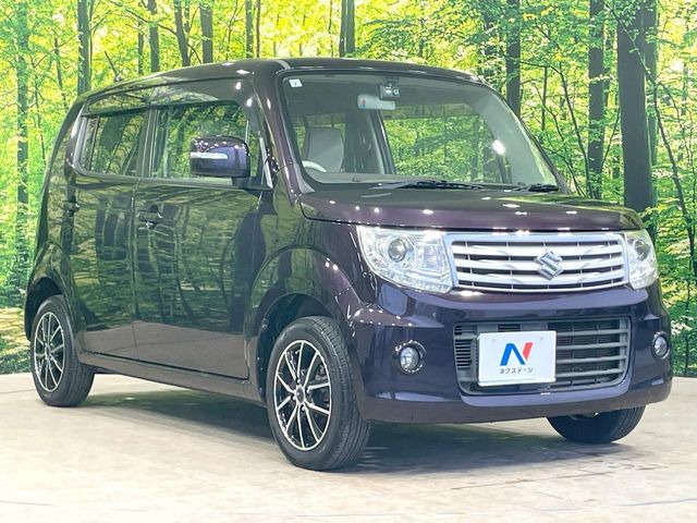 高透明度のガラス皮膜で撥水はもちろん、上質なツヤ・光沢を実現。紫外線や酸性雨から大切な愛車を保護し、色あせ・劣化を防止。「弾スプラッシュコート」、「弾プリミッサコート」からお選びいただけます。