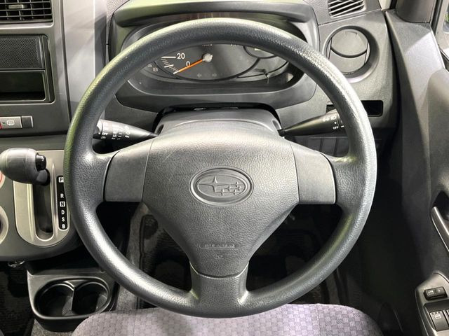 ステアリングも使用感が少なく、きれいな状態となっております♪