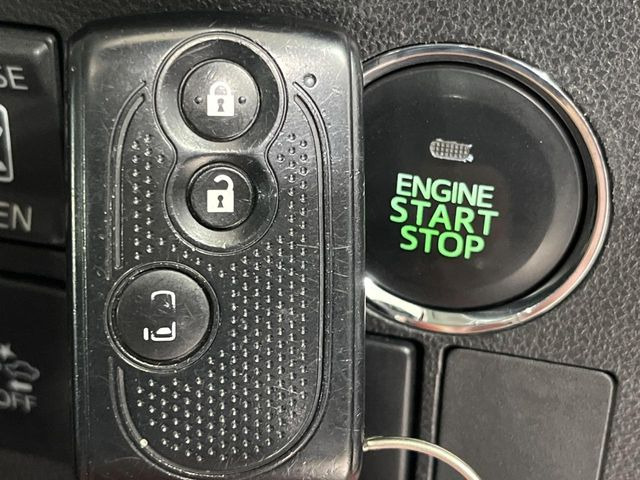 �y�L�[�t���[�V�X�e���z�J�o����|�P�b�g�ɓ��ꂽ�܂܂ł��h�A�̎{���E�������\�ȃX�}�[�g�L�[�𑕔��B�G���W���̃I���E�I�t�����J�M�����o���K�v����������Ƃ��Ă��֗��ł���