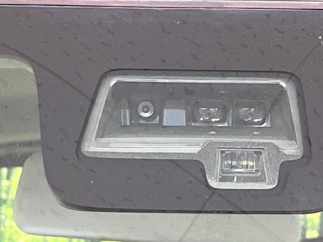 �y�X�}�[�g�u���[�L�T�|�[�g�z���s���ɑO���̎ԗ�����F�����A�Փ˂������Ȏ��͌x��ƃu���[�L�ŏՓˉ���Ɣ�Q�y�����A�V�X�g�B�����S�Ƀh���C�u�����y���݂��������܂��B