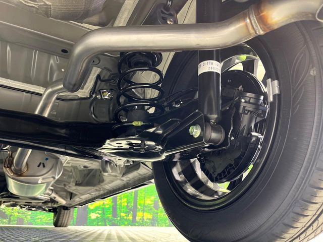 お車を安心してお乗りいただく為には、足回りの定期点検が欠かせません。サービスサポート(有償保証)では無料点検もご提供しており、安心のカーライフをお過ごしいただけるサポート体制が整っています。