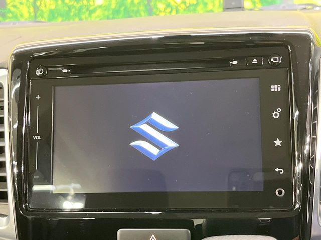 �y�����i�r�z�l�C�̏����i�r�𑕔����Ă���܂��B�i�r�̎g���₷���͂������A�I�[�f�B�I�@�\���[��!�L�����v�◷�s�͂������A�ʋ΂┃�����ȂǕ��i�̃h���C�u���y�����Ȃ�͂���