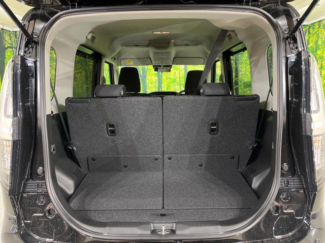 ���i�̂���������ʋ΁A���}���ɏ\���ȉ׎��X�y�[�X���m�ۂ��Ă���܂��B�Z�J���h�V�[�g��|���ƁA�傫�ȉו��̐ύڂ��\�ł���