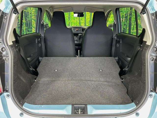 普段のお買い物や通勤、送迎等に十分な荷室スペースを確保しております。セカンドシートを倒すと、大きな荷物の積載も可能です♪