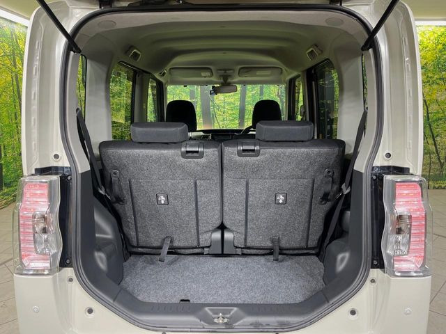 ���i�̂���������ʋ΁A���}���ɏ\���ȉ׎��X�y�[�X���m�ۂ��Ă���܂��B�Z�J���h�V�[�g��|���ƁA�傫�ȉו��̐ύڂ��\�ł���