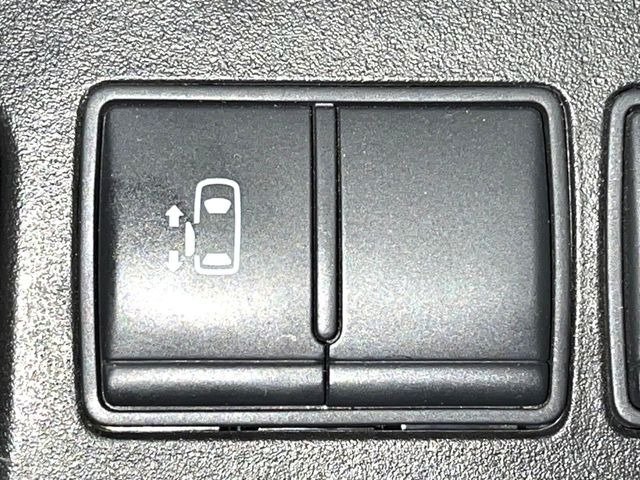 �y�p���[�X���C�h�h�A�z�X�}�[�g�L�[��^�]�Ȃ̃X�C�b�`�ŃX���C�h�h�A�̊J���\���d��������͂����ăh�A���J����K�v�������A���������q�l�ł��A�d���ו��������Ă��鎞�����N�ɊJ���߂ł��܂���