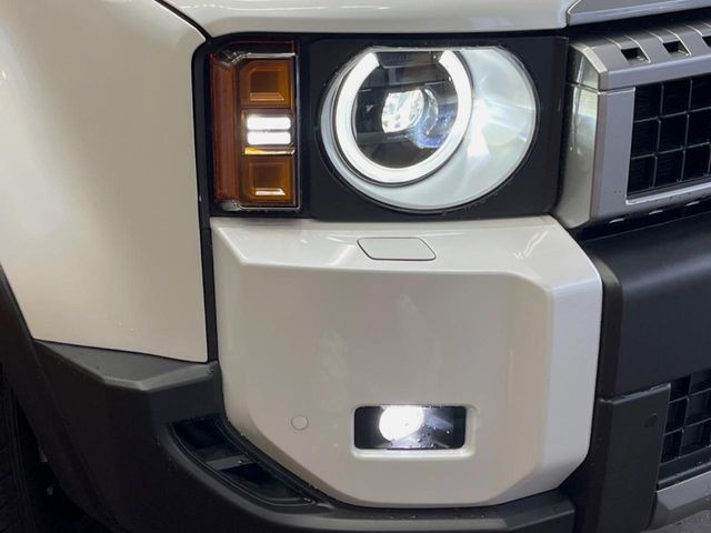 �yLED�w�b�h���C�g�z���V����ԑ��s�����ǍD�Ȏ��E���m�ۂ����S���ĉ^�]�ł��鍂�P�xLED�w�b�h���C�g�𑕔�!�_�����x�������A����d�͂��}�����Ă��܂��B