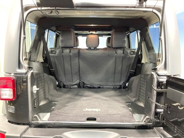 ●トランクルーム:趣味が広がる収容スペース!これだけの広さがあればお買い物やレジャーなどにも最適です!使用感も少なくきれいな状態を維持しております。