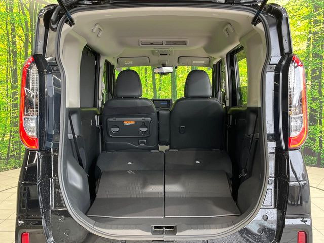 ���i�̂���������ʋ΁A���}���ɏ\���ȉ׎��X�y�[�X���m�ۂ��Ă���܂��B�Z�J���h�V�[�g��|���ƁA�傫�ȉו��̐ύڂ��\�ł���