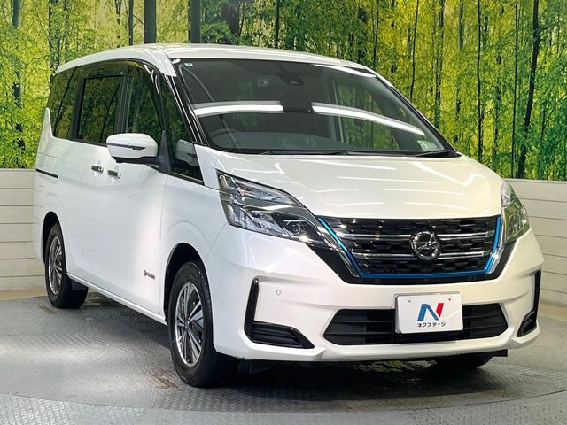 高透明度のガラス皮膜で撥水はもちろん、上質なツヤ・光沢を実現。紫外線や酸性雨から大切な愛車を保護し、色あせ・劣化を防止。「弾スプラッシュコート」、「弾プリミッサコート」からお選びいただけます。