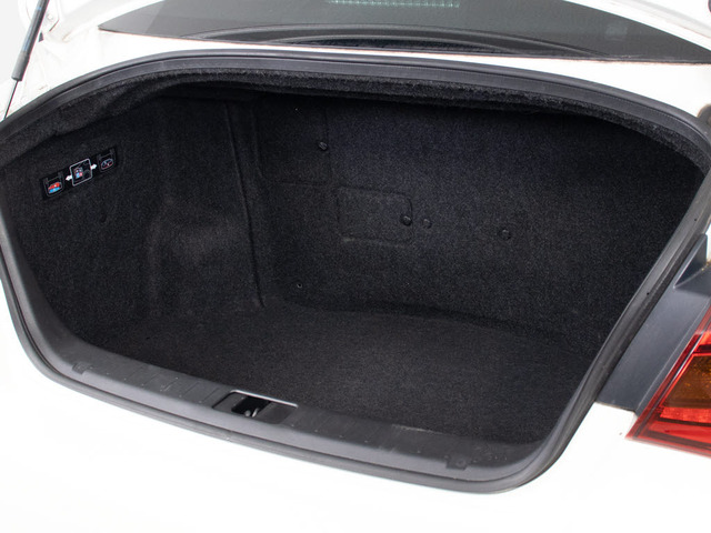 �g�����N�������Ǝv���Ă���܂���?���ۂ͑�e�ʃg�����N�ł�!���s���̒������h���C�u�����K�ł�!�܂��A�����t���X�y�[�X���������Ă���܂��̂ŁA��Ԃł��A�J�ł���̓������Ă�����育�������܂��B