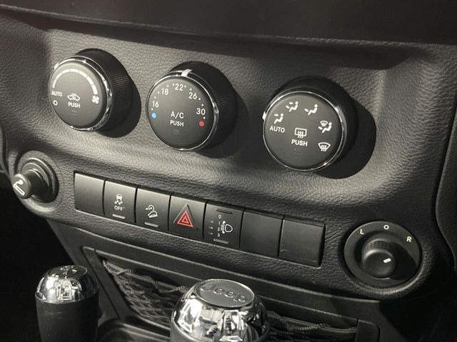 ●オートエアコン:最適な温度を保つようにオートで調節可能です♪