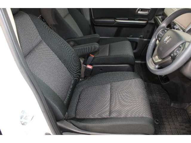 フリード1.5 ハイブリッド G