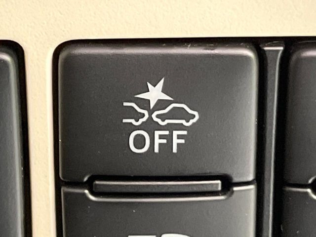 �y�X�}�[�g�A�V�X�g�z���s���ɑO���̎ԗ�����F�����A�Փ˂������Ȏ��͌x��ƃu���[�L�ŏՓˉ���Ɣ�Q�y�����A�V�X�g�B�����S�Ƀh���C�u�����y���݂��������܂��B