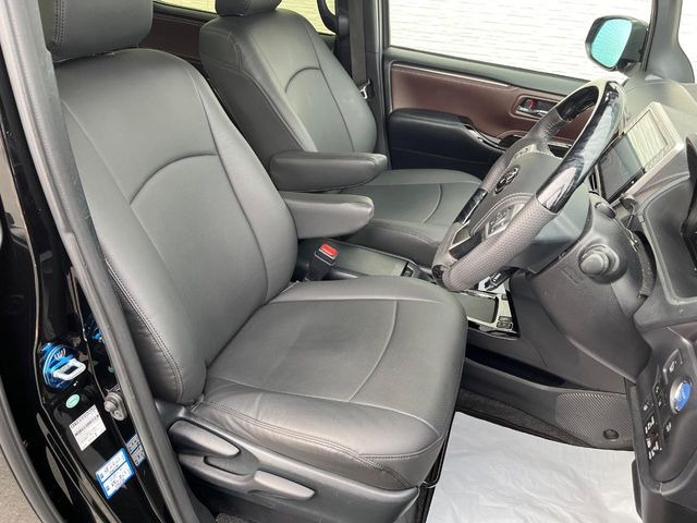 �y���U�[���V�[�g�J�o�[�z����̂ӂ���肪�e�ՂŃ����e�i���X�����ȒP�ȁA�@�\���ɗD��鍇����v���̗p�����㎿�ȃV�[�g�ł��B����S�n���悭�A���������ӂ��S�n�ǂ��ԓ���Ԃ����o���Ă���܂��B