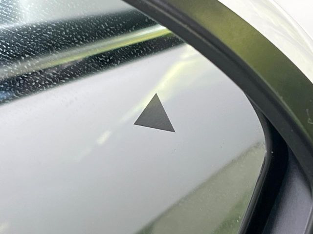 �y�u���C���h�X�|�b�g���[�j���O�z���s���A�h�A�~���[�̎��p�ɂȂ�₷���ӏ��Ɍ㑱�Ԃ��ڋ߂���ƃT�C�h�~���[�t�߂Ɍx����\���A�h���C�o�[�ɒ��ӊ��N�����Ă���܂��B