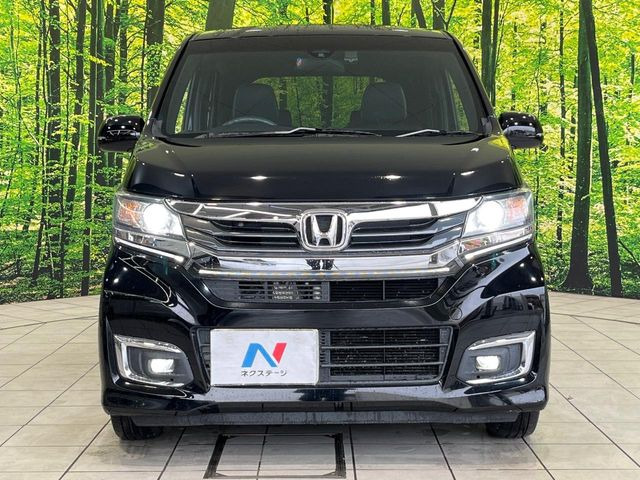 弊社では、全車『修復歴なし』のお車のみ取り扱っております。専任バイヤーによる厳選した仕入れの後、入庫後の車両チェックを行い、ネクステージが認定した高品質な中古車をご提供しております。