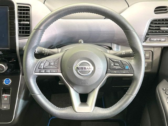 �y�����v�����X�e�A�����O�z�㎿�Ȋv���g�p���邱�ƂŁA��ɂ����������݂ƂĂ��^�]���₷���n���h���ł���