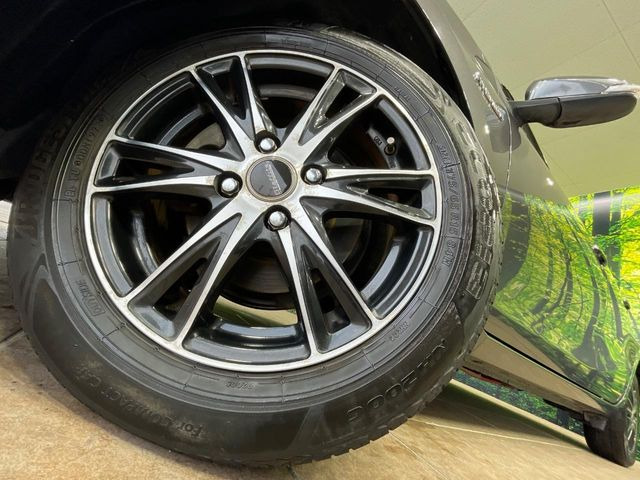 �y15�C���`�A���~�z�C�[���z�O�ςɃ}�b�`�����A���~�z�C�[���𑕒����Ă���܂��B�e��A���~�z�C�[����A�X�^�b�h���X�^�C�����戵�����Ă���܂��B���񂲑��k����������