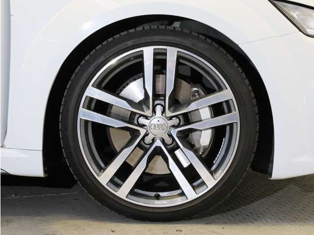 TTクーペ45 TFSI クワトロ Sラインパッケージ 4WD