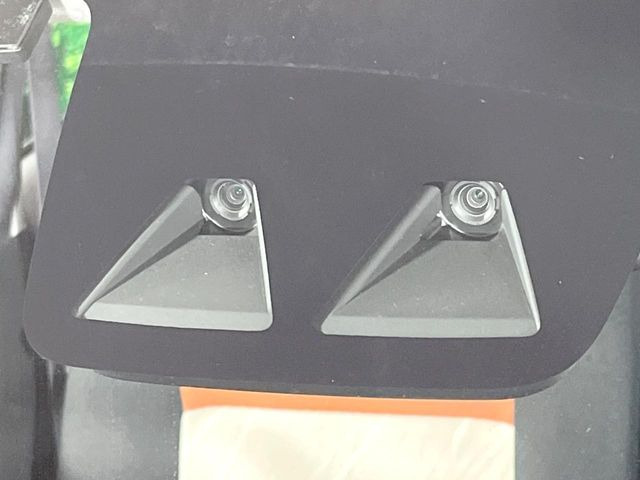 �y�X�}�[�g�A�V�X�g�z���s���ɑO���̎ԗ�����F�����A�Փ˂������Ȏ��͌x��ƃu���[�L�ŏՓˉ���Ɣ�Q�y�����A�V�X�g�B�����S�Ƀh���C�u�����y���݂��������܂��B