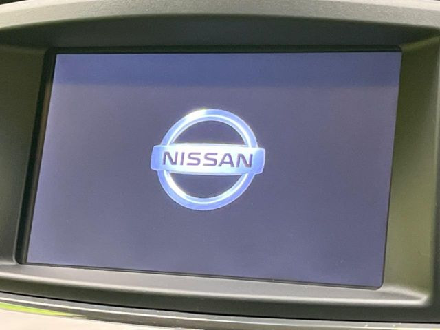 �y�����i�r�z�l�C�̏����i�r�𑕔����Ă���܂��B�i�r�̎g���₷���͂������A�I�[�f�B�I�@�\���[��!�L�����v�◷�s�͂������A�ʋ΂┃�����ȂǕ��i�̃h���C�u���y�����Ȃ�͂���