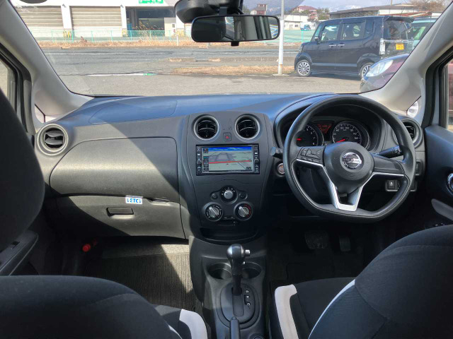 ノート1.2 X FOUR 4WD