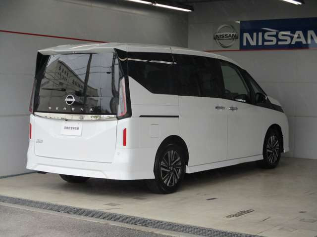 セレナ2.0 ハイウェイスターV