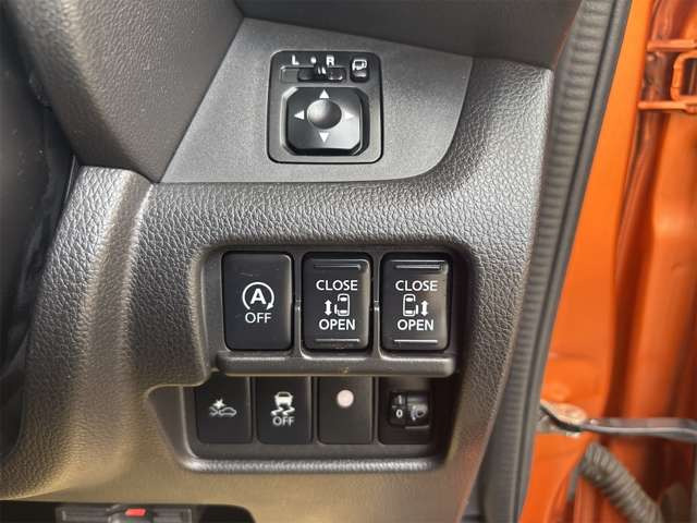 リヤ両側電動スライドドア