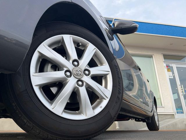 �y����15�C���`�A���~�z�C�[���z�O�ςɃ}�b�`���������A���~�z�C�[���𑕒����Ă���܂��B�e��ЊO�A���~�z�C�[����A�X�^�b�h���X�^�C�����戵�����Ă���܂��B���񂲑��k������