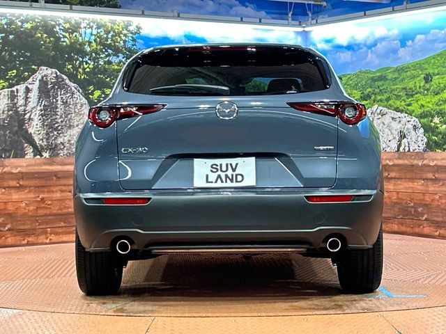 安心の最長10年・走行無制限保証(有償)をご用意。保証内容も充実はもちろん、無料点検&オイル交換や、年中無休の全国・24時間ロードサービスも付帯されておりますのでご安心下さい。