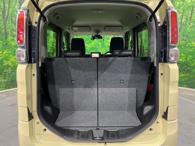 ���i�̂���������ʋ΁A���}���ɏ\���ȉ׎��X�y�[�X���m�ۂ��Ă���܂��B�Z�J���h�V�[�g��|���ƁA�傫�ȉו��̐ύڂ��\�ł���