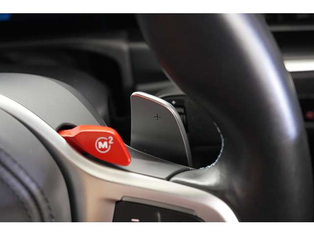 ご納車前の整備、ご納車後の定期メンテナンス、車検、修理等、弊社の自社工場にてメンテナンス可能です。ご希望であればディーラー入庫も行わせて頂きます。