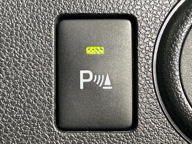 【クリアランスソナー】バンパーに付いたセンサーが障害物を検知!一定の距離に近づくとアラートで教えてくれます♪狭い駐車スペースや車庫入れ時も安心ですね☆