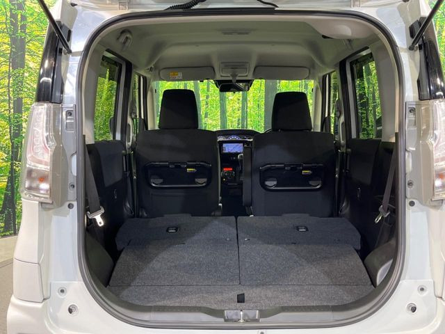 ���i�̂���������ʋ΁A���}���ɏ\���ȉ׎��X�y�[�X���m�ۂ��Ă���܂��B�Z�J���h�V�[�g��|���ƁA�傫�ȉו��̐ύڂ��\�ł���