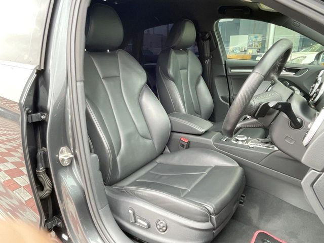 ●レザーシート:高級感漂うブラックレザーシートは、使用感も少なく良好なコンディションを保っております!その他、気になる箇所がございましたらお気軽にお問合せ下さい!