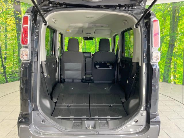 ���i�̂���������ʋ΁A���}���ɏ\���ȉ׎��X�y�[�X���m�ۂ��Ă���܂��B�Z�J���h�V�[�g��|���ƁA�傫�ȉו��̐ύڂ��\�ł���