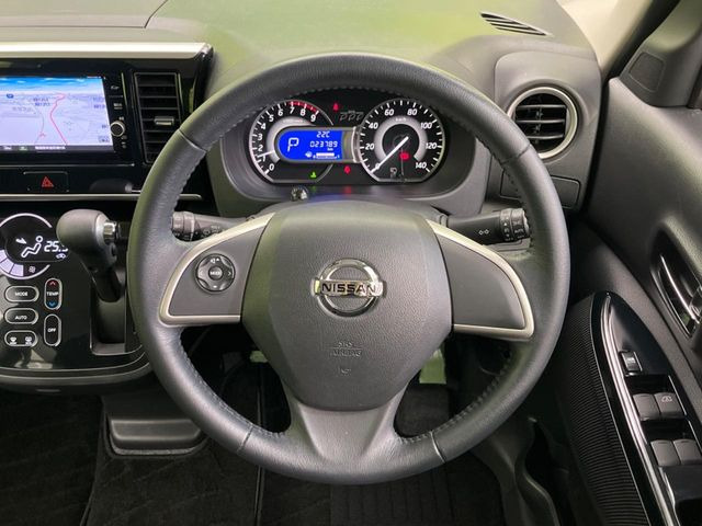 �y�����v�����X�e�A�����O�z�㎿�Ȋv���g�p���邱�ƂŁA��ɂ����������݂ƂĂ��^�]���₷���n���h���ł���