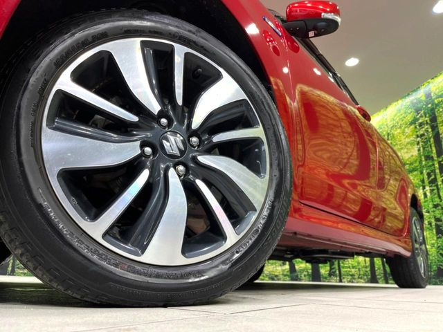 �y����16�C���`�A���~�z�C�[���z�O�ςɃ}�b�`���������A���~�z�C�[���𑕒����Ă���܂��B�e��ЊO�A���~�z�C�[����A�X�^�b�h���X�^�C�����戵�����Ă���܂��B���񂲑��k����������