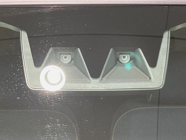 �y�X�}�[�g�A�V�X�g�z���s���ɑO���̎ԗ�����F�����A�Փ˂������Ȏ��͌x��ƃu���[�L�ŏՓˉ���Ɣ�Q�y�����A�V�X�g�B�����S�Ƀh���C�u�����y���݂��������܂��B