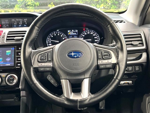 �y�X�e�A�����O�X�C�b�`�z�^�]���A�O������ڐ������炷���ƂȂ��A�I�[�f�B�I���̑��삪�\�ȕ֗��@�\!���S&���K�ȃh���C�u�����o���Ă���܂���