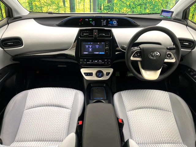 プリウス1.8 S セーフティ プラス