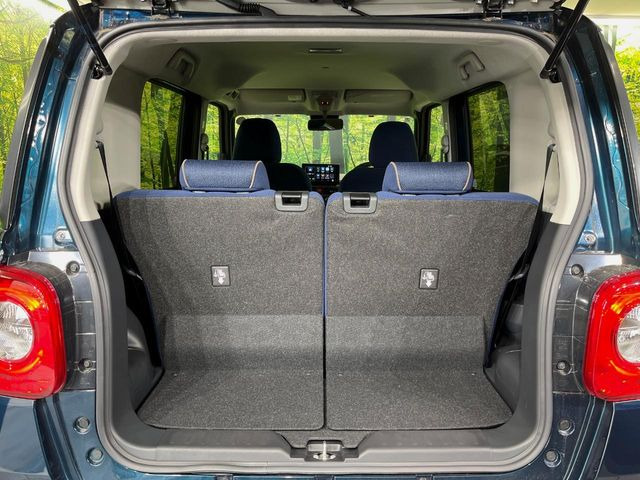 ���i�̂���������ʋ΁A���}���ɏ\���ȉ׎��X�y�[�X���m�ۂ��Ă���܂��B�Z�J���h�V�[�g��|���ƁA�傫�ȉו��̐ύڂ��\�ł���