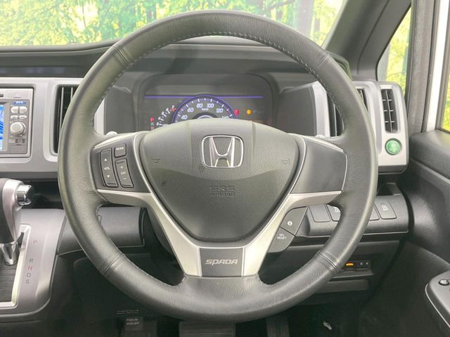 �y�����v�����X�e�A�����O�z�㎿�Ȋv���g�p���邱�ƂŁA��ɂ����������݂ƂĂ��^�]���₷���n���h���ł���