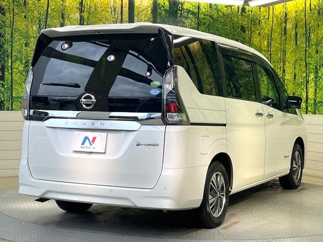 ☆全国のネクステージからお取り寄せが可能※!遠方の店舗に展示してあるクルマが気になる場合も、最寄りの店舗でご覧いただくことが可能です!是非私たちに要望をお聞かせください!※別途費用