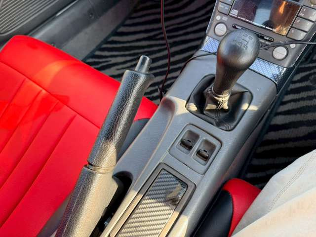 気になるお車がありましたら右の電話番号から直接お店にお問い合わせください。支払方法から車両情報、状態までなんでもご説明させて頂きます。スタッフ一同ご連絡お待ちしております。